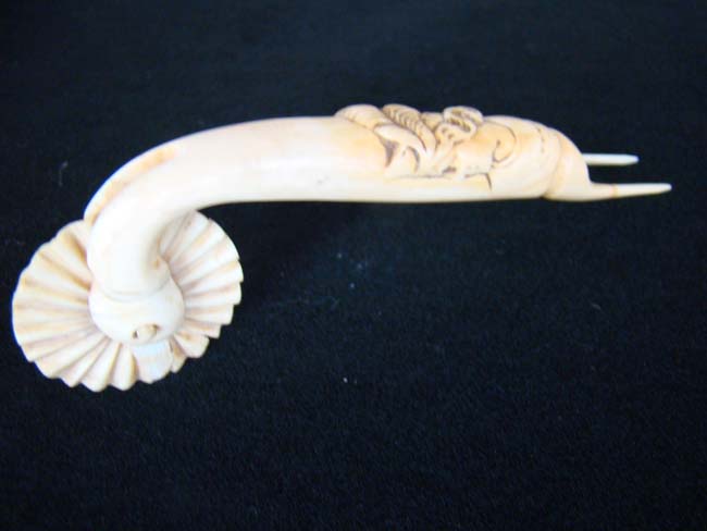 A patriotic motif sailor carved ivory Pie Crimper with a bust of 'Lady Liberty' circa 1875 — image 5